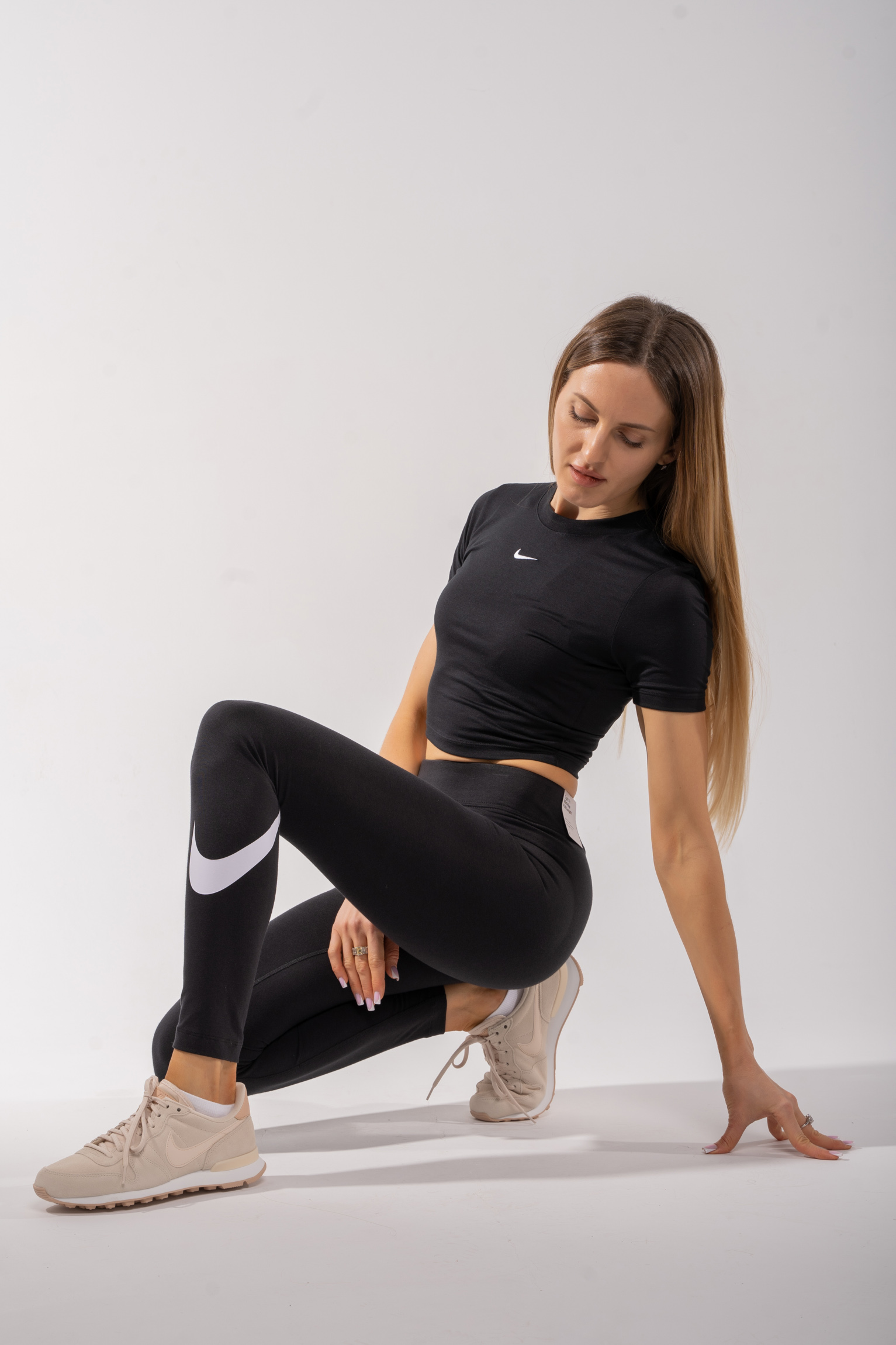 Леггинсы Nike SPORTWEAR Essential CZ8530 купить в Минске